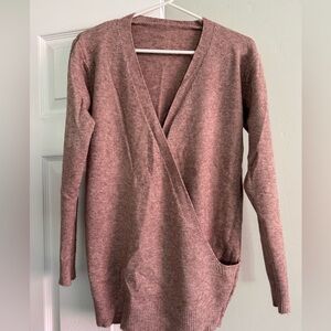 EUC UNKNOWN BRAND SIZE S/M SWEATER